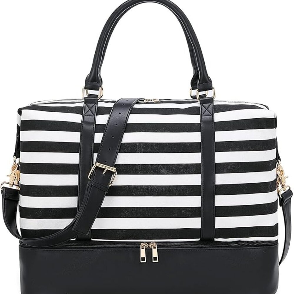 NWOT Womens Travel Weekender Bag